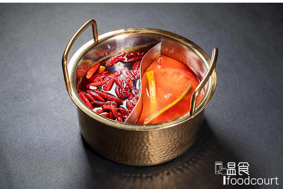 鴛鴦鍋（麻辣口味配蕃茄口味）
