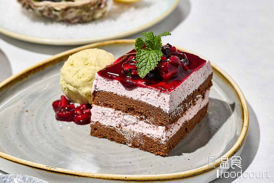 士多啤梨朱古力蛋糕